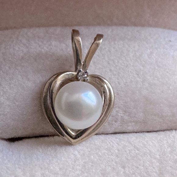 ✨Stunning Vintage 14K Yellow Gold, Pearl and Diamond Charm for Necklace/Bracelet - Picture 5 of 13